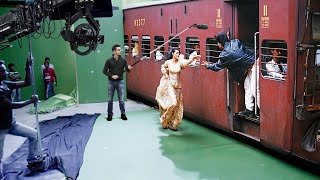Download lagu 'Dilwale Dulhania Le Jayenge' Movie Behind The Scenes | Shooting Location | Making of | SRK mp3 Download lagu 'Dilwale Dulhania Le Jayenge' Movie Behind The Scenes | Shooting Location | Making of | SRK mp3