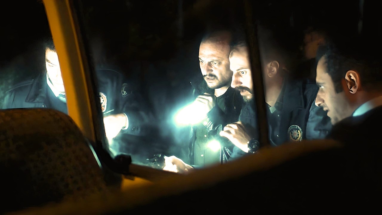 Night Shift Cops Come To Investigate a Case, But Stuck In A Strange Torture Place