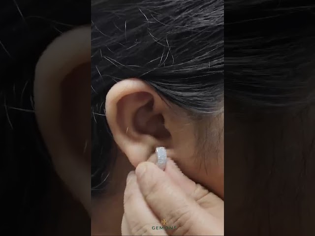 Vídeo relacionado con Pendientes de mancuerna Ear-Diamante Festival Glow Drop LED colgante par multi-color luz niños pendientes, talla única, Acero aleado, Sin piedra preciosa