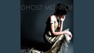 Kadr z teledysku I Am the Fire tekst piosenki Ghost Monroe