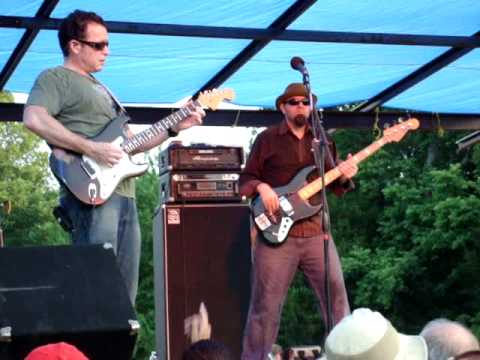 Tommy Castro - "I Feel That Old Feeling Coming On" *LIVE*
