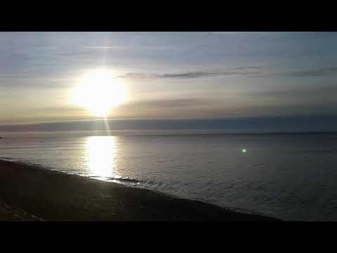 Рассвет, спокойное Чёрное море зимним утром в Крыму 2019.02.14 08:25