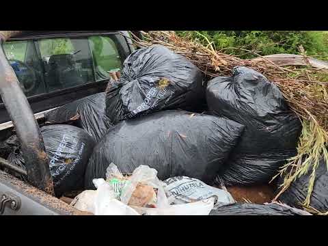 R5000.REWARD/CONTACT ARMAND. I WILL MAKE SURE PERSON GETS A FINE /FURNWORLD. 9220477 .