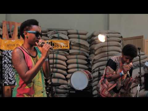 THEESatisfaction - Pause & Do You Have The Time (Live on KEXP)