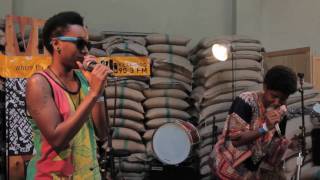 THEESatisfaction - Pause & Do You Have The Time (Live on KEXP)