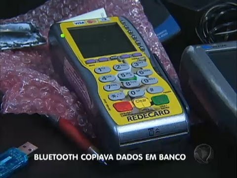 Homem é preso ao usar bluetooth para clonar cartões de banco