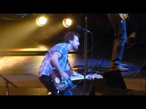 "Unthought Known" Pearl Jam@Wells Fargo Center Philadelphia 10/21/13 Lightning Bolt Tour