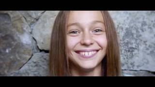 Democracy - by Leonard Cohen - live -