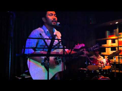 FaithObsesiku: Aqasha (Gemersik Kalbu) on Faith Guitar performing Rhapsody Kekasih