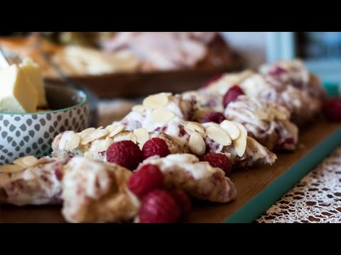 download lagu mp3 mp4 Hosting A Bridal Shower Brunch, download lagu Hosting A Bridal Shower Brunch gratis, unduh video klip Hosting A Bridal Shower Brunch