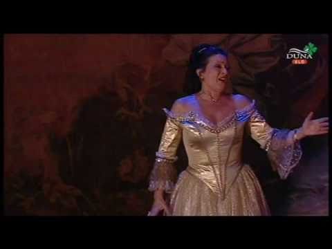 Puccini: Manon Lescaut - In quelle trine morbide (Ilona Tokody)