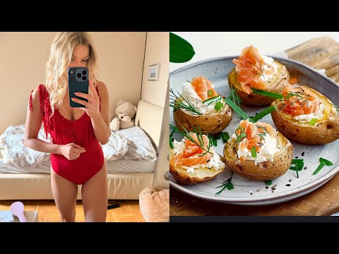 Vlog on how to apply self-tanner/baked potatoes with cheese and salmon