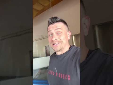 Наесться шаурмы и спать в машине!