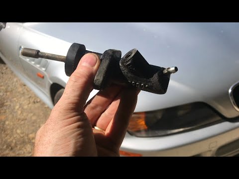 "replace" CLUTCH SLAVE CYLINDER bmw (how to bleed the air out) z3 e36 e46