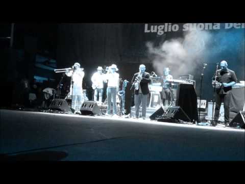 Fat Freddy's Drop - this room live