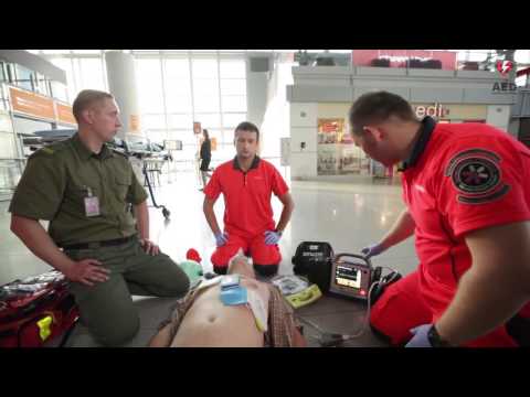 AED na lotnisku akcja ratownicza