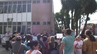 preview picture of video 'Protesto em frente a Prefeitura de Reserva Pr'