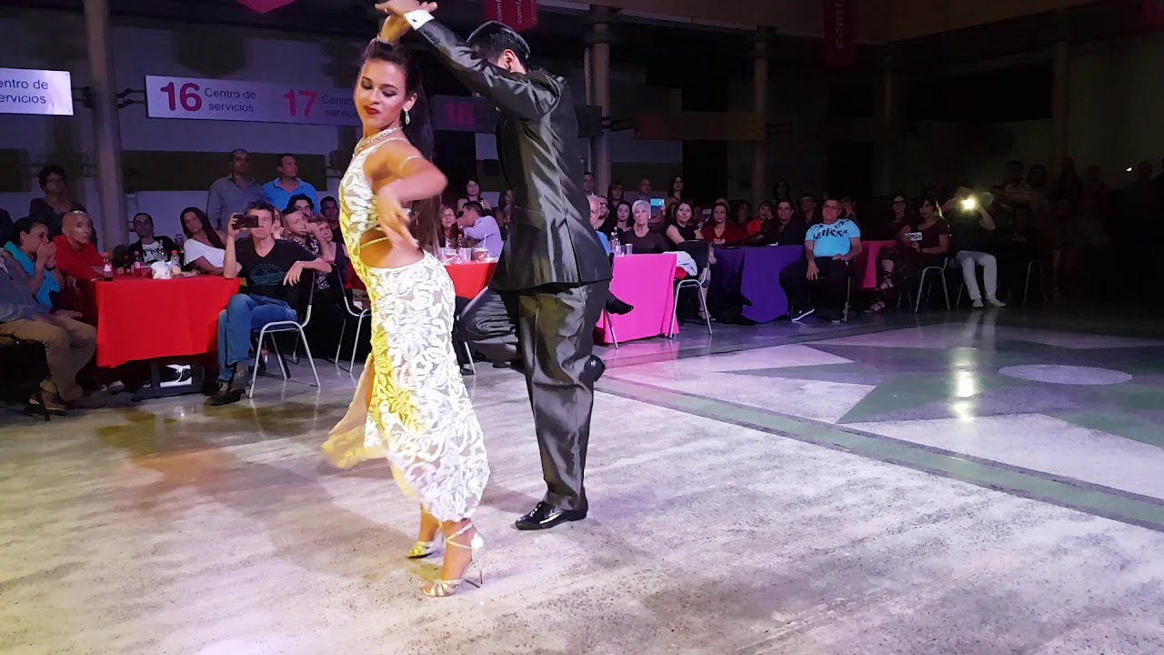 Video thumbnail for Juan David Vargas y Paulina Mejía en Milonga del Claustro - Milonga