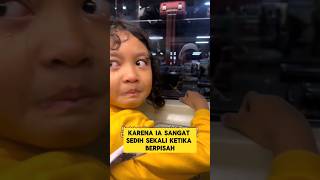 Download lagu momen sedih ketika anak perempuan berpisah dengan ayahnya ‼️‼️ #sedih #nangis #ayah #berpisah mp3