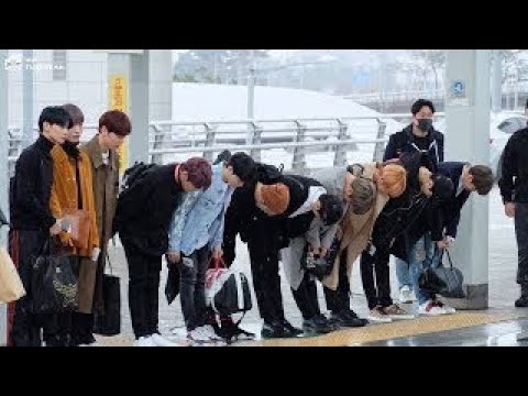 Wanna One spotted sadly bowing their heads in apology after controversial live broadcast