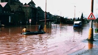 preview picture of video 'Povodeň v Jaroměři 9. 3. 2000'