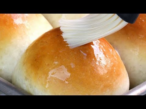 How to Make The Best Homemade Dinner Rolls Ever!