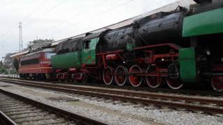 preview picture of video 'Bulgarian State Railways Class 16.01 locomotive departing Ruse Station; May 04, 2011'