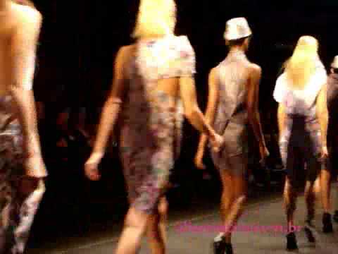 Priscilla Darolt  no SPFW verão 2009/10