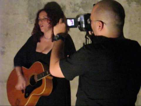 Mesmo assim - Perlla Cortazzo