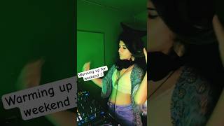 Guldeniz mixes oriental tunes with #techno  and #progressivehouse  #djmix #djtechno