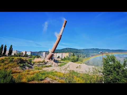 Odstřel 72m vysokého komínu Solo Sušice 14.8.2024