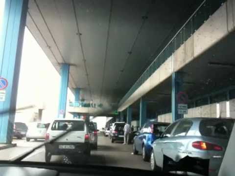 Dove parcheggiamo la macchina all'aeroporto di Palermo?