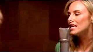 Wilson Phillips &quot;Go Your Own Way&quot; 2004 -Video