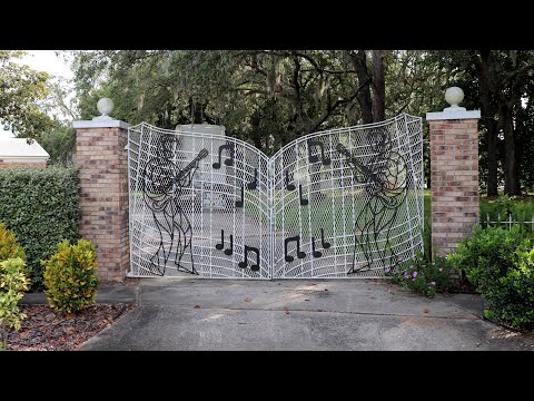 Elvis Presley’s GRACELAND...in Orlando, Florida???