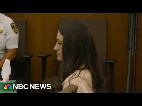 Prosecutors present texts, searches from Lindsay Clancy's phone on night of killings