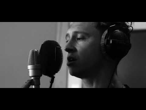 Etta Bond - Surface (#SurfaceChallenge Edition)