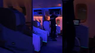 Download lagu Business Class on Emirates Boeing 777-300ER to Vietnam mp3