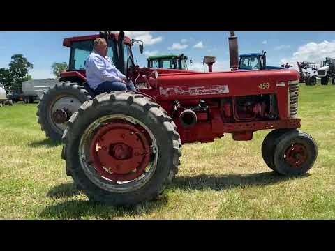 Lot 108 - FARMALL MCCORMICK 450 TRACTOR