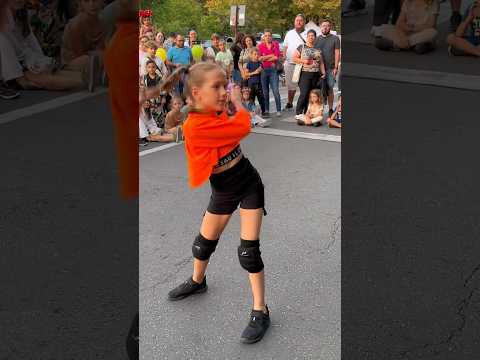 💃🏼🤸🏼‍♀️#Stela 🌟 prima dată singură într-un show de dans, a prezentat coregrafia solo 😻