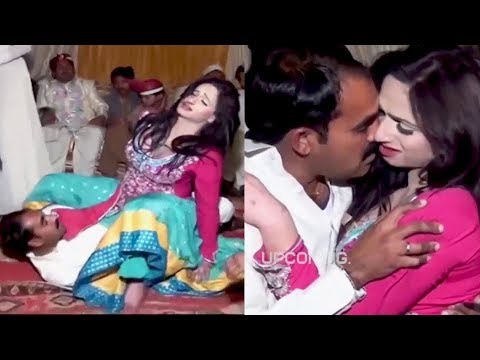 Wedding Hot Mujra Party By Crazy Girl Dance And  Public Kissing