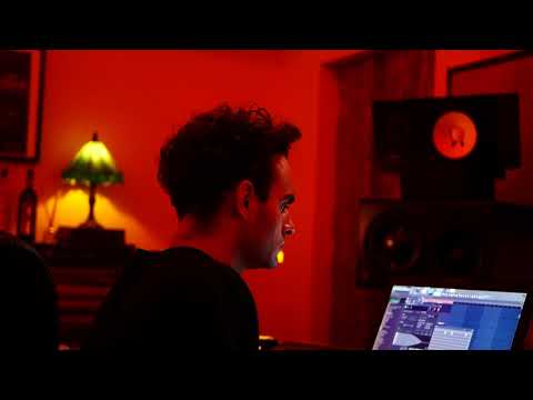 Studio Session 001 - Alex Lustig
