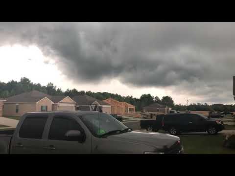 Thunderstorm cell hitting Lindale Texas at 1800hrs local