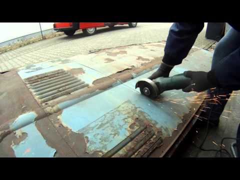 Wir zerschneiden einen VW Bus T1