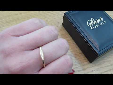 A video of Elliptical Signet Ring with Diamonds