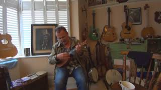 Martin Simpson plays Shimo ukulele