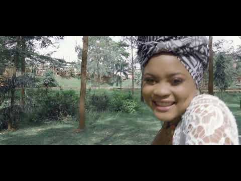 Laisse Moi T'aimer - Reponse A Darina Victry - I.V.O Chobodo ( Clip Officiel )