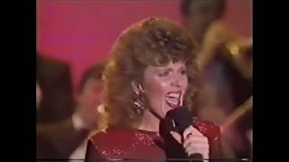 Maureen McGovern &quot;The Lady is a Tramp&quot;