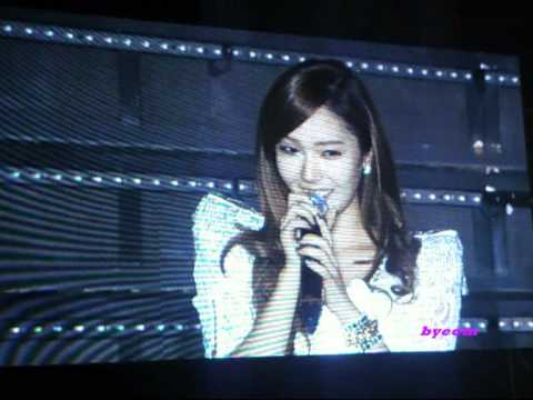 [FANCAM] 111209 SNSD Members Introduction @ 2011 Girls' Generation Tour Singapore