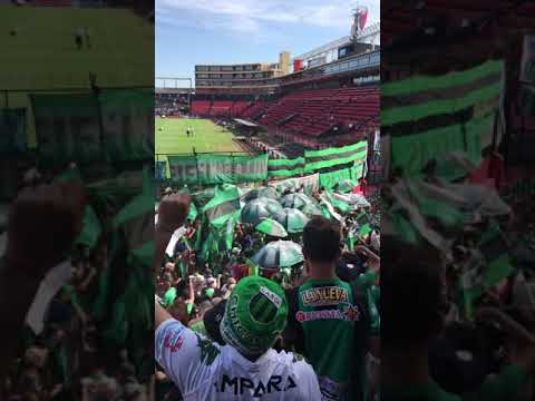 "Me ponia tu casaca con el fierro en la cintura" Barra: Los Pibes de Chicago • Club: Nueva Chicago