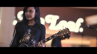 Killing Me Inside Ft. AIU -  Kau dan Aku Berbeda + Hilang Garasi (Live at Summarecon Serpong 2017)